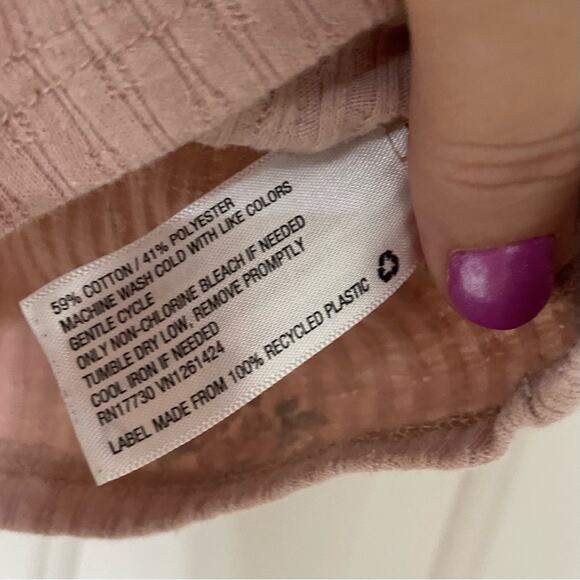 WILD FABLE • Pink Floral Crop Short Sleeve Top - Picture 4 of 5